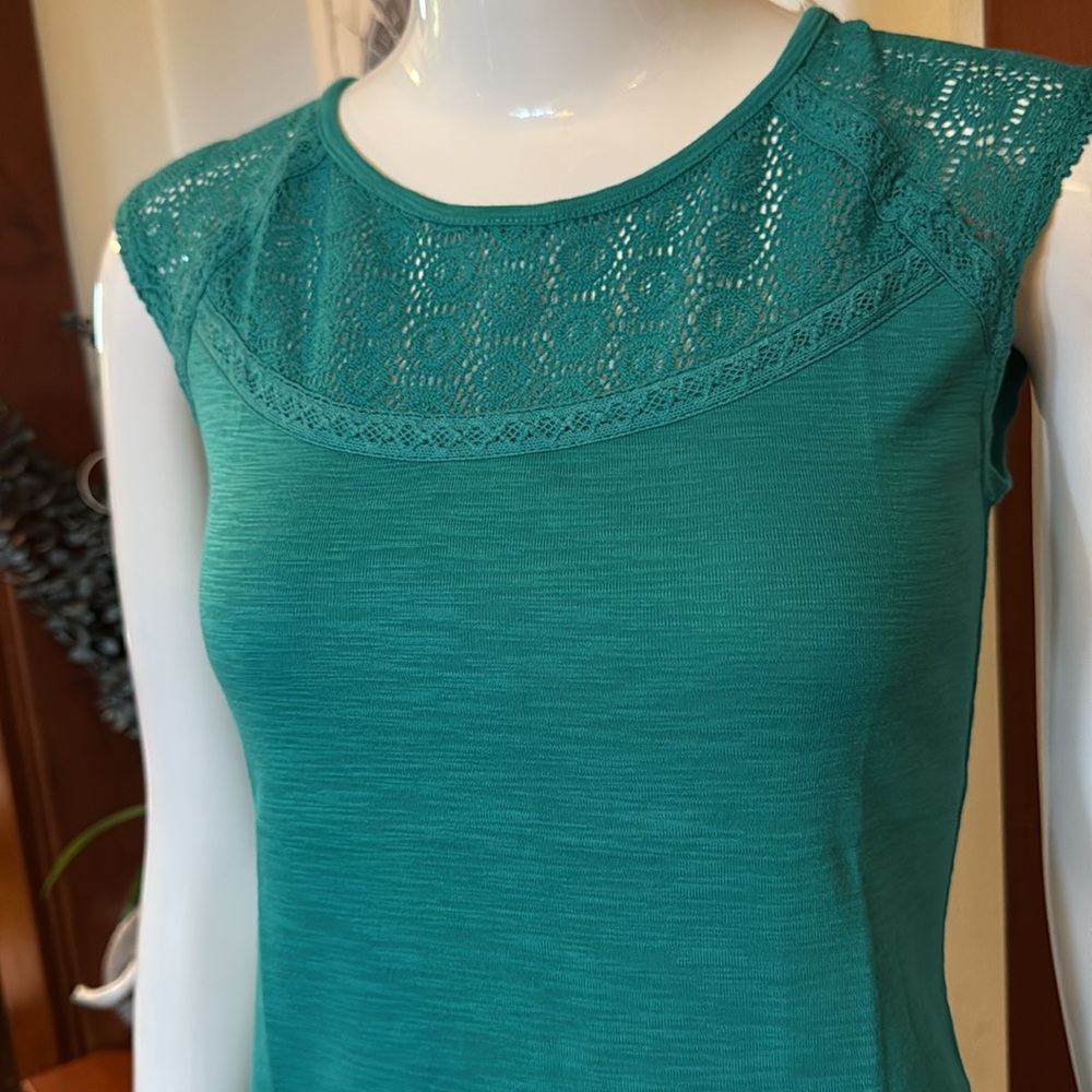 NWT chaps size small Elegant Teal Lace-Trimmed Top